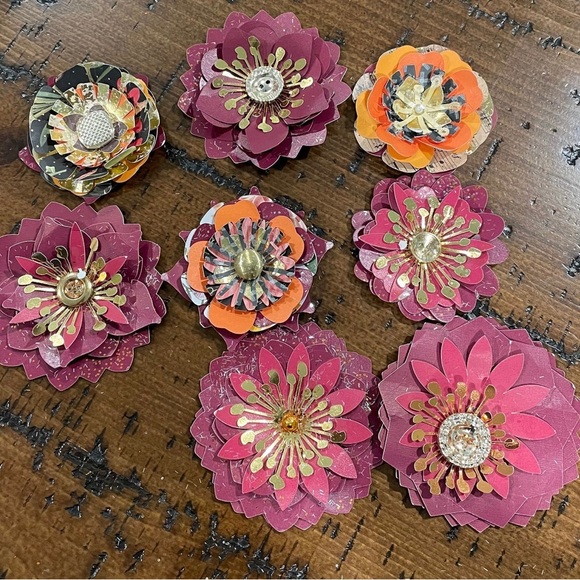 8 Pcs Hand Crafted Paper Flowers for gifts or journaling Walls scrapbooking - Picture 7 of 7